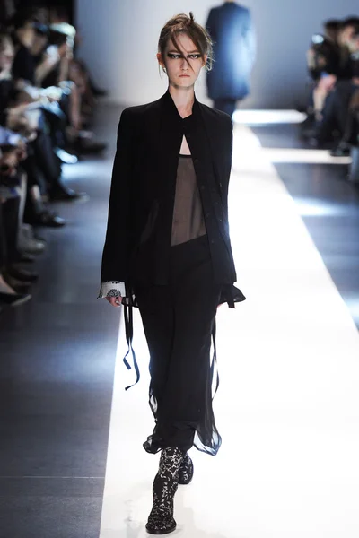 Look 30
